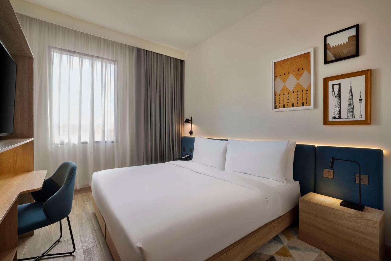 Hampton by Hilton I & II